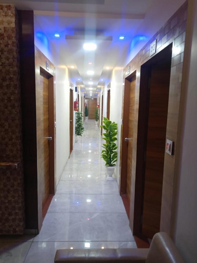 Hotel Dreamland Вадодара Екстер'єр фото